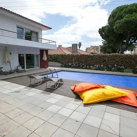 Villa Portuguese Living Central