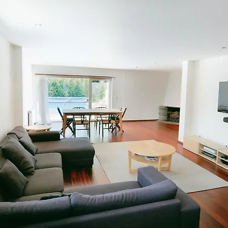 Villa Portuguese Living Central